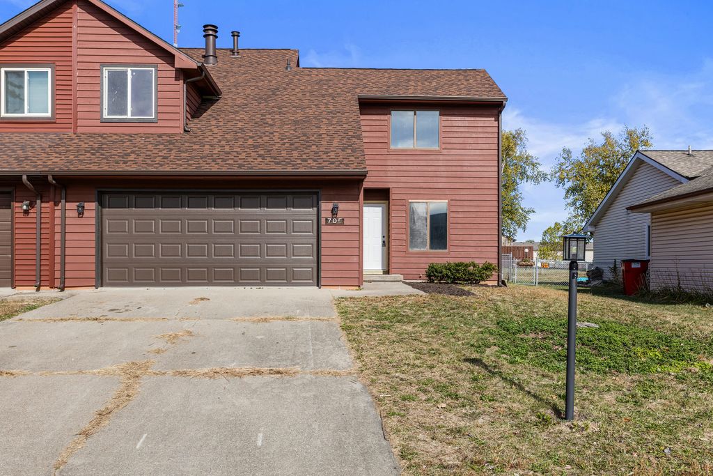 Photo for 705 Higgins Road, Champaign, IL 61822 (MLS # 12506717)