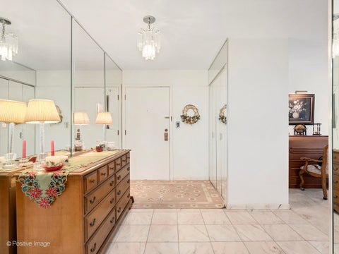 Tiny photo for 1S055 Spring Road #2C, Oakbrook Terrace, IL 60181 (MLS # 12651397)