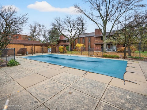 Tiny photo for 1S055 Spring Road #2C, Oakbrook Terrace, IL 60181 (MLS # 12651397)