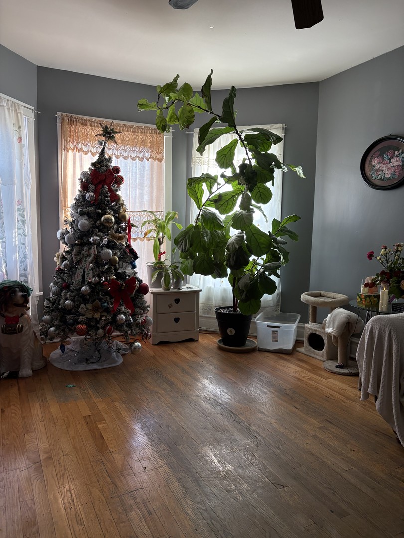 3924 N Sawyer Avenue