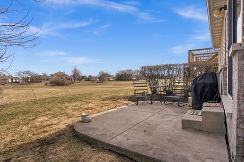 Tiny photo for 3805 South Pointe Drive #F, DeKalb, IL 60115 (MLS # 12557119)