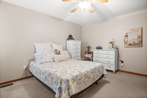 Tiny photo for 3805 South Pointe Drive #F, DeKalb, IL 60115 (MLS # 12557119)