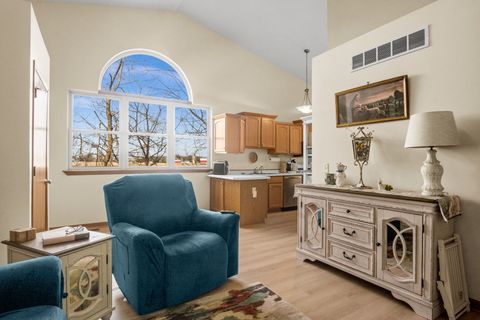 Tiny photo for 3805 South Pointe Drive #F, DeKalb, IL 60115 (MLS # 12557119)