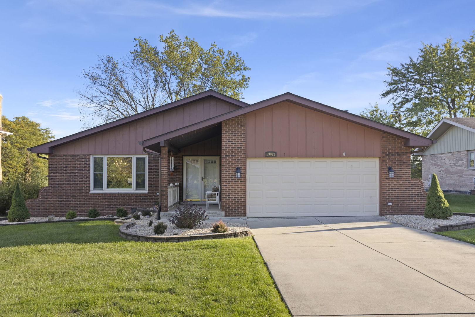 13821 W Dublin Drive