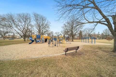 Tiny photo for 430 GIERZ Street, Downers Grove, IL 60515 (MLS # 12574980)