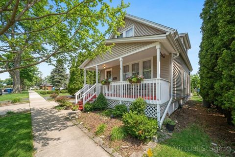 Photo of 430 GIERZ Street, Downers Grove, IL 60515 (MLS # 12574980)