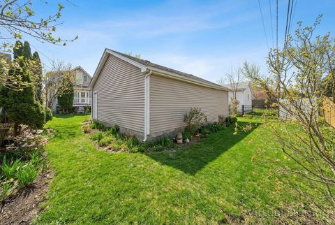 Tiny photo for 430 GIERZ Street, Downers Grove, IL 60515 (MLS # 12574980)