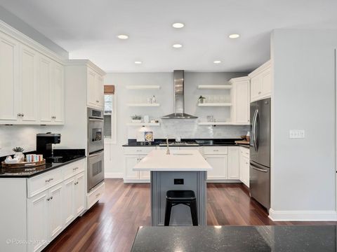 Tiny photo for 534 Sunset Avenue, La Grange, IL 60525 (MLS # 12548344)