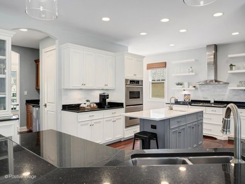 Tiny photo for 534 Sunset Avenue, La Grange, IL 60525 (MLS # 12548344)