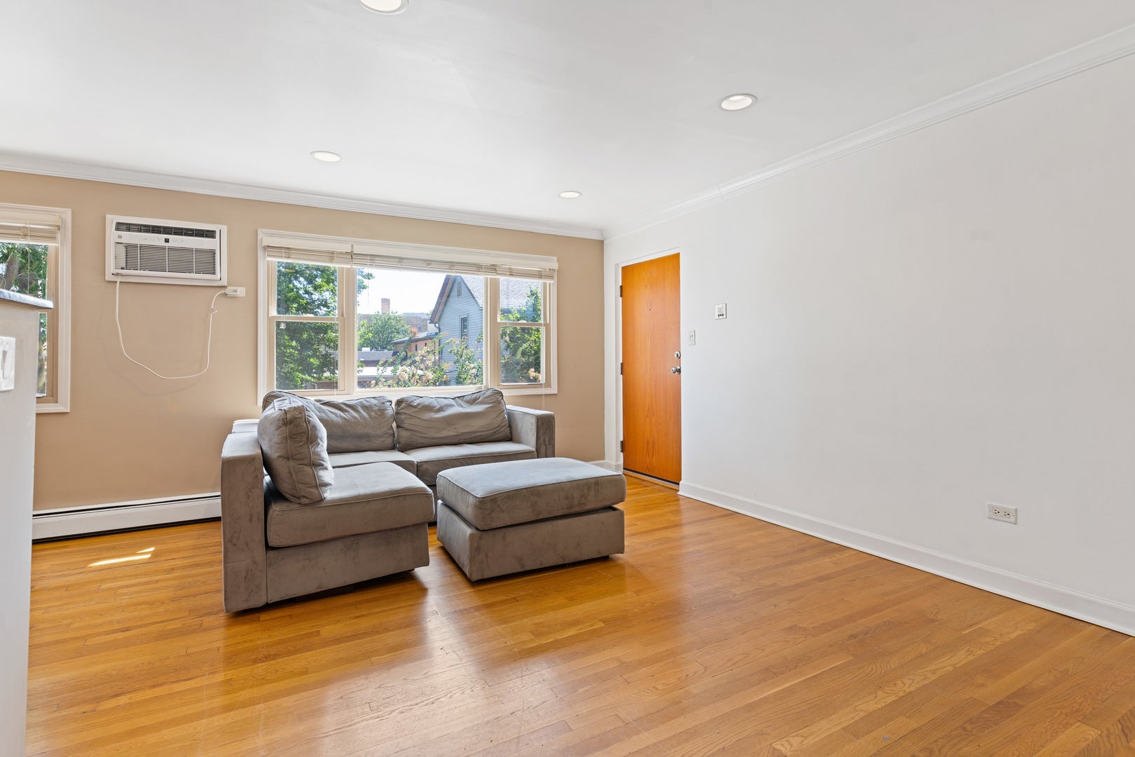 32 Elgin Avenue B2