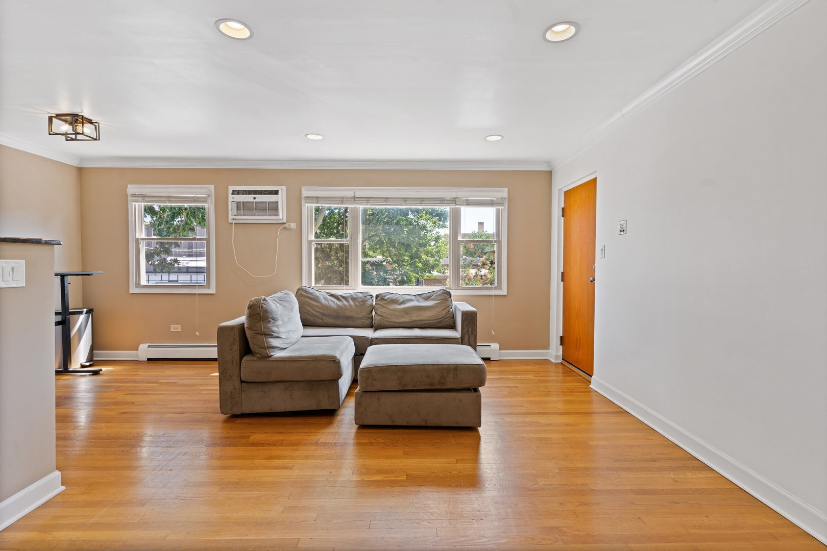 32 Elgin Avenue B2