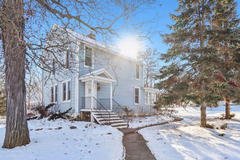 4101 Crestwood Street McHenry IL 60050