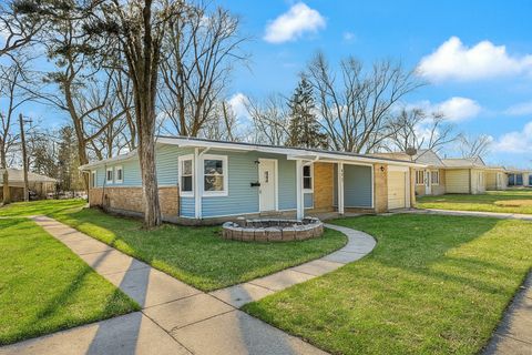 Photo of 403 Wilshire Street, Park Forest, IL 60466 (MLS # 12390863)