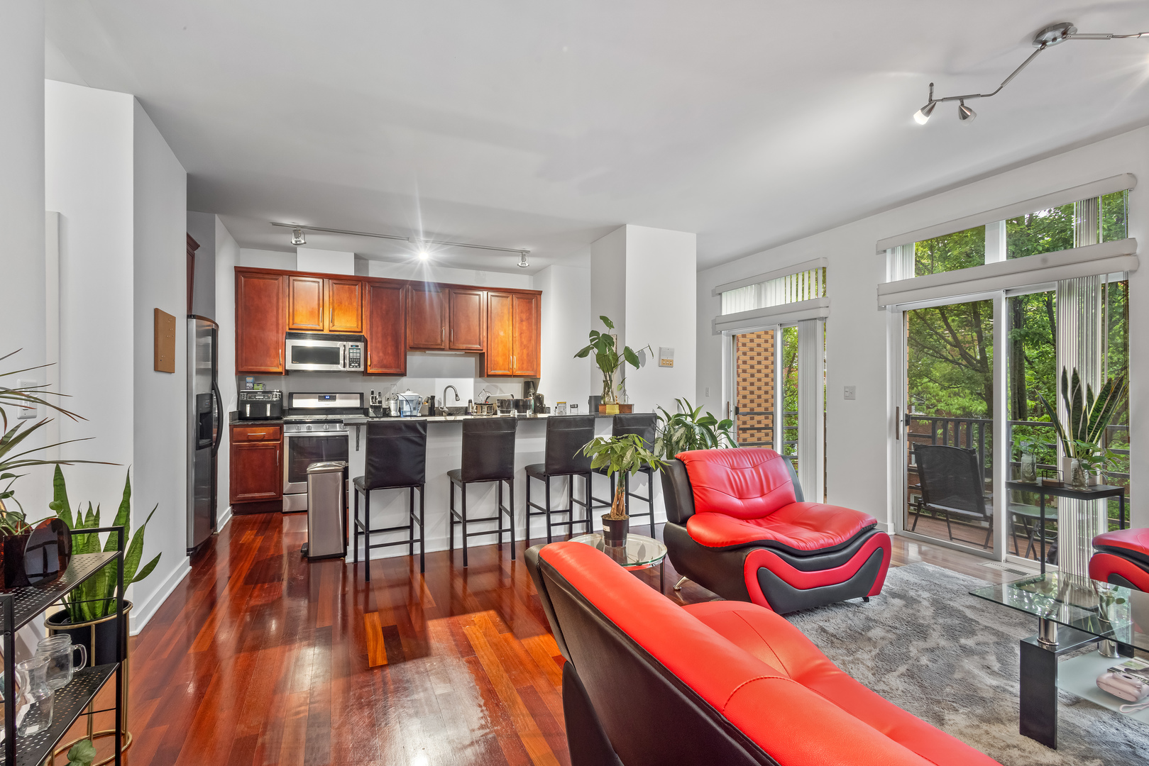 1033 E 46th Street 303