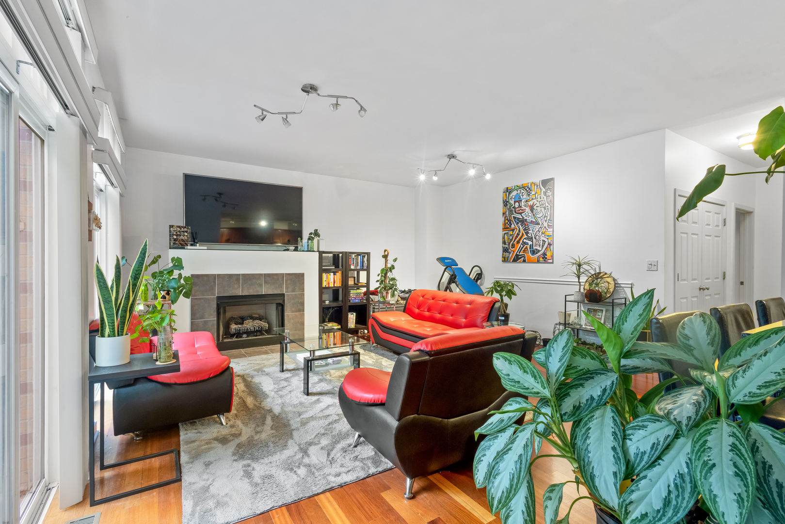 1033 E 46th Street 303