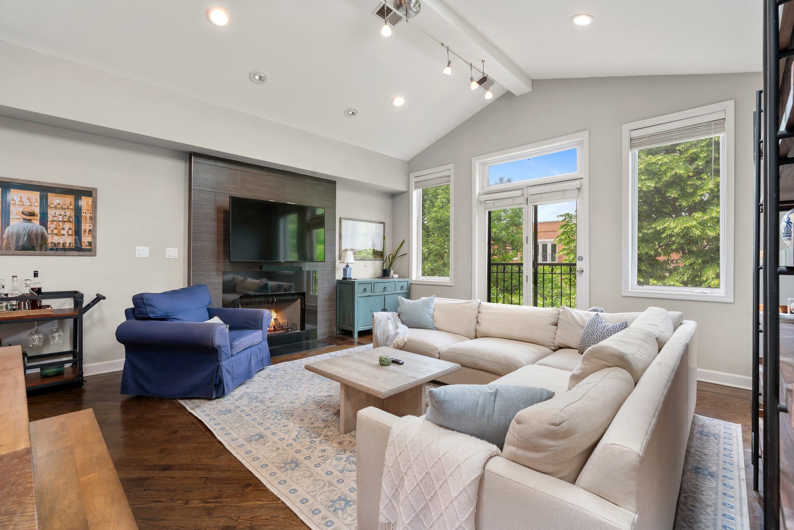 929 W George Street 3