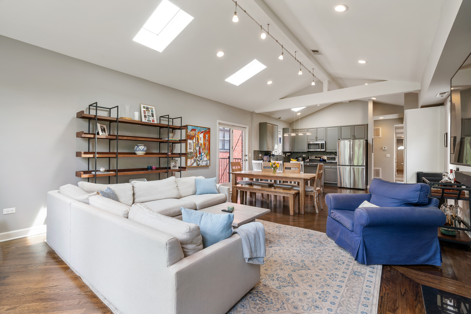 929 W George Street 3