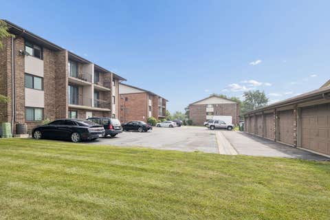 Tiny photo for 9949 Shady Lane #2B, Orland Park, IL 60462 (MLS # 12691256)