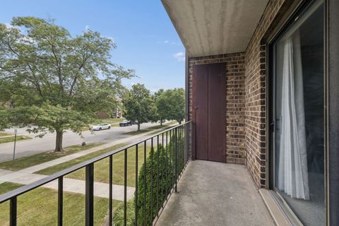 Tiny photo for 9949 Shady Lane #2B, Orland Park, IL 60462 (MLS # 12691256)
