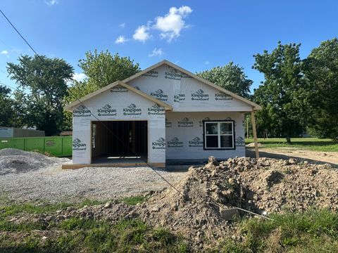Photo of 322 W Franklin Street, Duquoin, IL 62832 (MLS # 12677818)