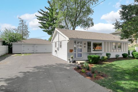 Tiny photo for 5613 W 84th Place, Burbank, IL 60459 (MLS # 12444437)