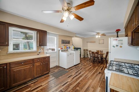 Tiny photo for 5613 W 84th Place, Burbank, IL 60459 (MLS # 12444437)