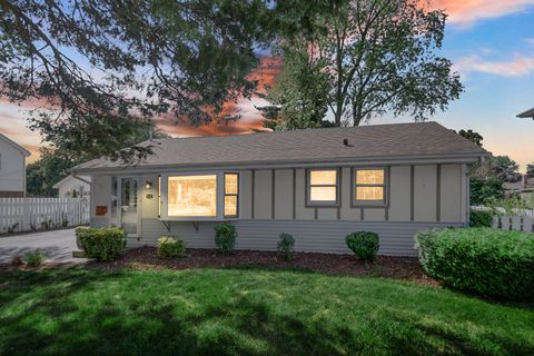 Photo of 5613 W 84th Place, Burbank, IL 60459 (MLS # 12444437)