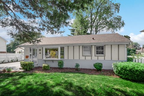 Tiny photo for 5613 W 84th Place, Burbank, IL 60459 (MLS # 12444437)