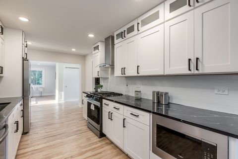 Tiny photo for 760 Buckeye Drive, Hoffman Estates, IL 60169 (MLS # 12497349)