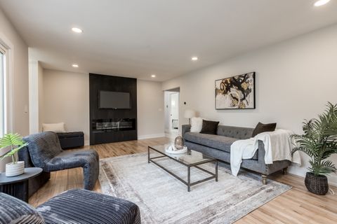 Tiny photo for 760 Buckeye Drive, Hoffman Estates, IL 60169 (MLS # 12497349)