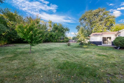 Tiny photo for 760 Buckeye Drive, Hoffman Estates, IL 60169 (MLS # 12497349)