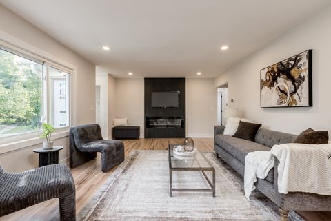 Tiny photo for 760 Buckeye Drive, Hoffman Estates, IL 60169 (MLS # 12497349)