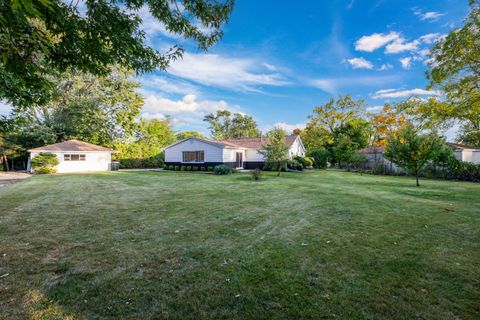 Tiny photo for 760 Buckeye Drive, Hoffman Estates, IL 60169 (MLS # 12497349)