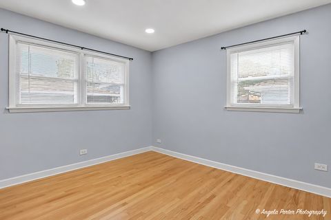 Tiny photo for 1320 Glenwood Avenue, Waukegan, IL 60085 (MLS # 12643411)