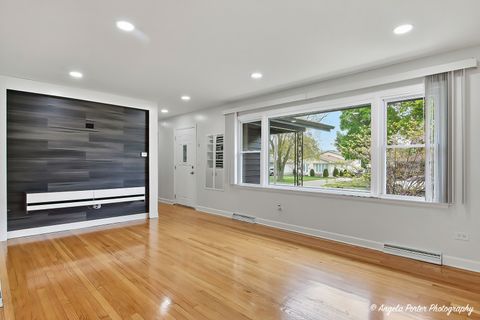 Tiny photo for 1320 Glenwood Avenue, Waukegan, IL 60085 (MLS # 12643411)