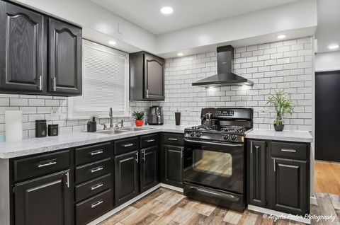 Tiny photo for 1320 Glenwood Avenue, Waukegan, IL 60085 (MLS # 12643411)