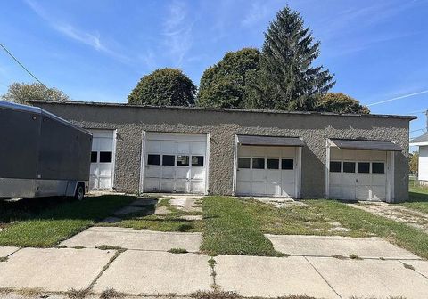 Tiny photo for 11 Lehigh Avenue, Oglesby, IL 61348 (MLS # 12556306)