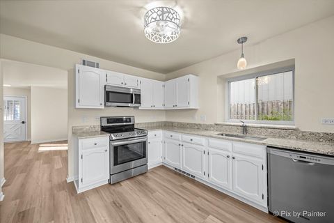 Tiny photo for 7108 Granada Lane #280, Fox Lake, IL 60020 (MLS # 12495081)