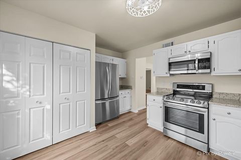 Tiny photo for 7108 Granada Lane #280, Fox Lake, IL 60020 (MLS # 12495081)