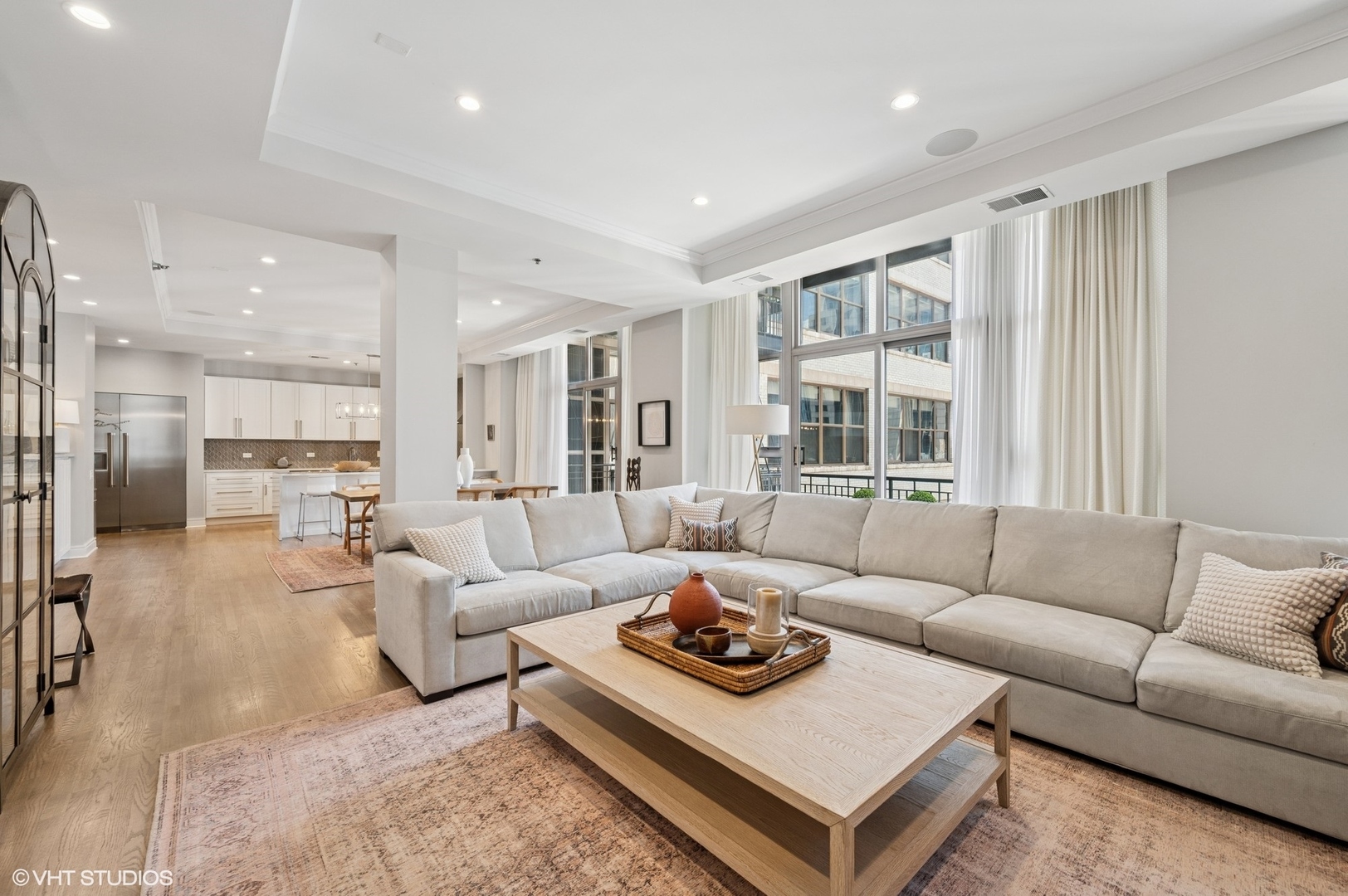 212 W Washington Street 1807