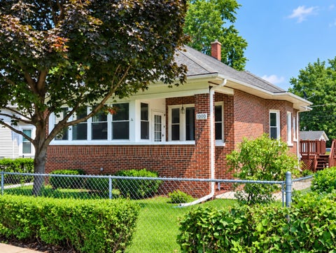 Photo of 1000 Vine Street, Joliet, IL 60435 (MLS # 12784496)