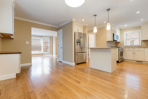 Tiny photo for 9 S Ridge Avenue, Arlington Heights, IL 60005 (MLS # 12624447)