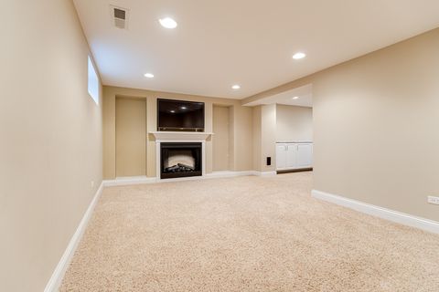 Tiny photo for 9 S Ridge Avenue, Arlington Heights, IL 60005 (MLS # 12624447)