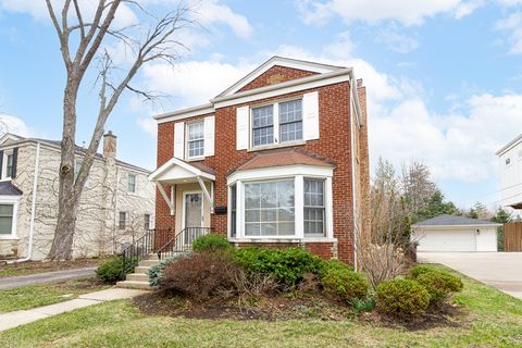 Photo of 9 S Ridge Avenue, Arlington Heights, IL 60005 (MLS # 12624447)