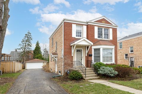 Tiny photo for 9 S Ridge Avenue, Arlington Heights, IL 60005 (MLS # 12624447)