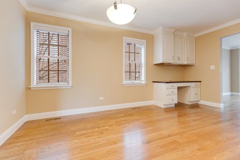 Tiny photo for 9 S Ridge Avenue, Arlington Heights, IL 60005 (MLS # 12624447)