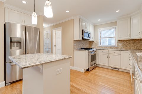 Tiny photo for 9 S Ridge Avenue, Arlington Heights, IL 60005 (MLS # 12624447)