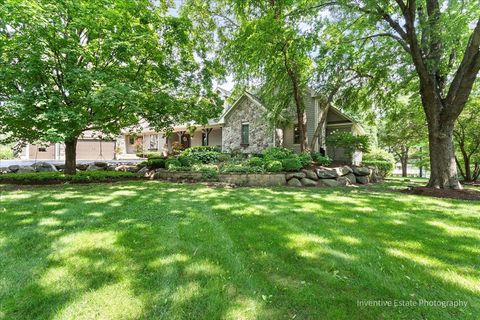 Photo of 6N729 Old Homestead Road, St. Charles, IL 60175 (MLS # 12463100)