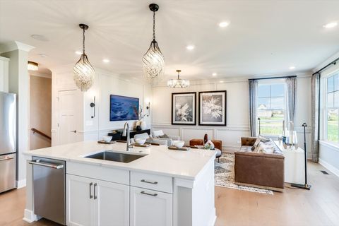 Tiny photo for 30 Harborside Way, Hawthorn Woods, IL 60047 (MLS # 12494788)