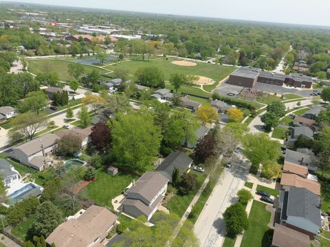 Tiny photo for 504 W Berkley Drive, Arlington Heights, IL 60004 (MLS # 12610720)